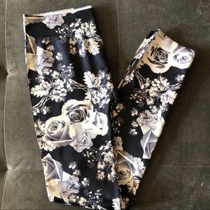 FOREVER 21 - Monochromatic Leggings